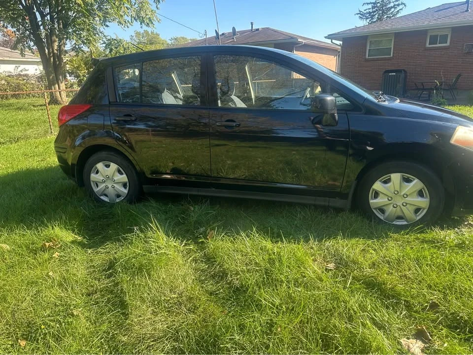 2009 Nissan Versa - Image 4 of 5