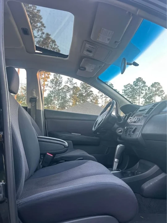 2009 Nissan Versa - Image 6 of 8