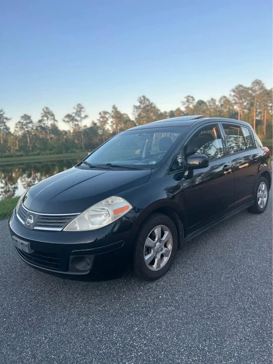 2009 Nissan Versa - Image 2 of 8