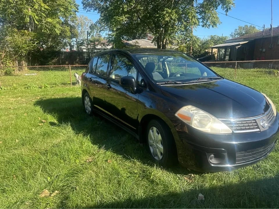 2009 Nissan Versa - Image 3 of 5