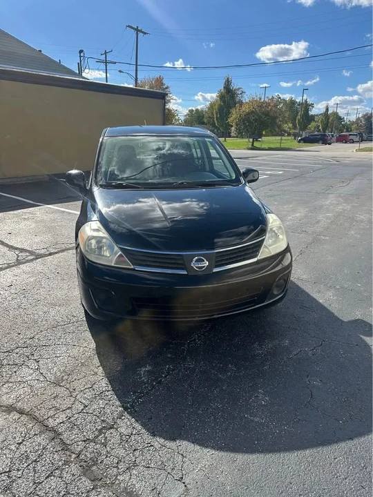 2009 Nissan Versa - Image 2 of 10