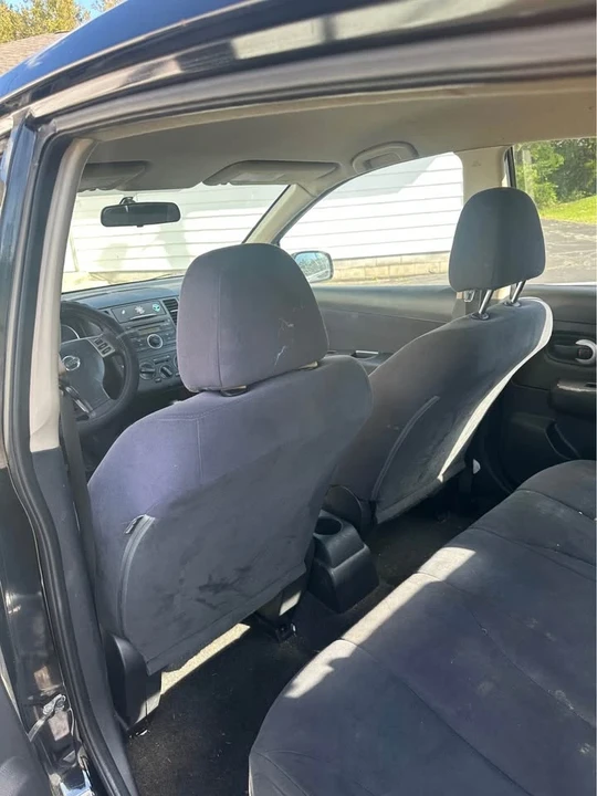 2009 Nissan Versa - Image 8 of 10