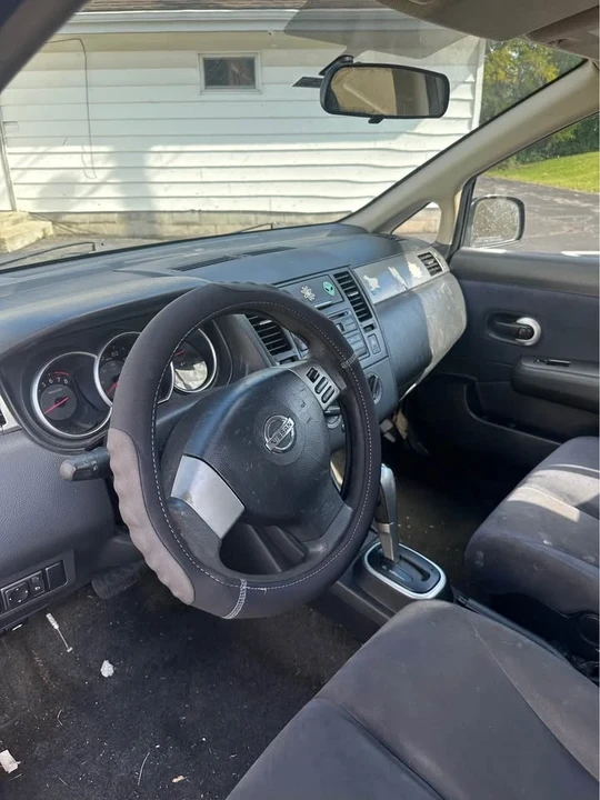 2009 Nissan Versa - Image 9 of 10