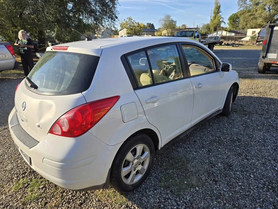 2009 Nissan Versa - Image 3 of 6
