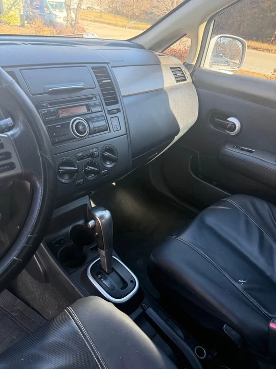 2009 Nissan Versa - Image 2 of 14