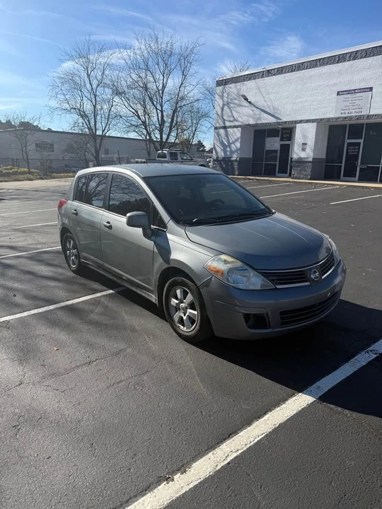 2009 Nissan Versa - Image 10 of 14