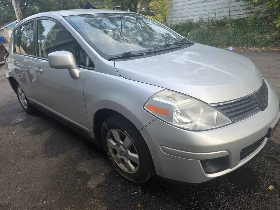 2009 Nissan Versa - Image 5 of 9