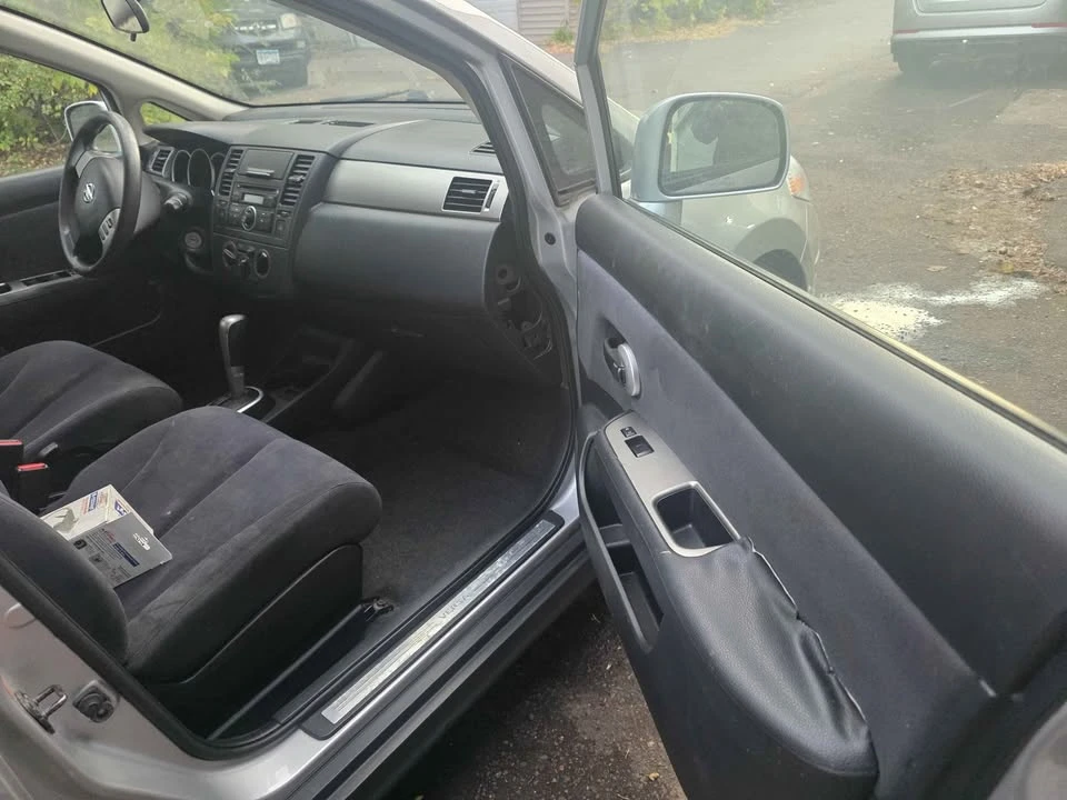 2009 Nissan Versa - Image 6 of 9