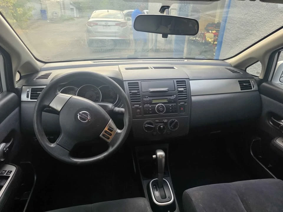 2009 Nissan Versa - Image 3 of 9