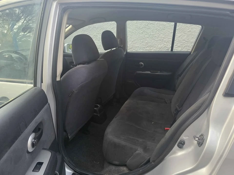 2009 Nissan Versa - Image 8 of 9