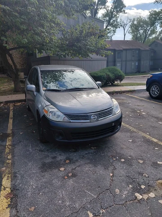 2009 Nissan Versa - Image 4 of 8