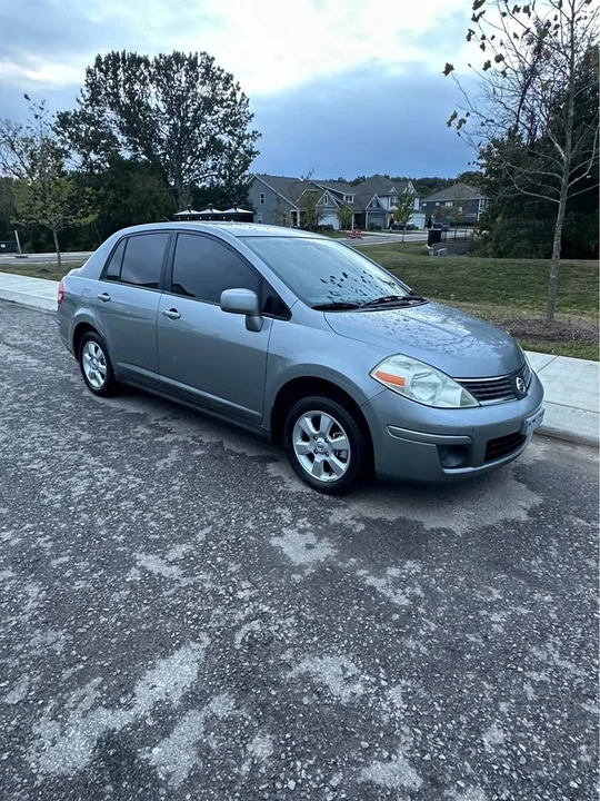 2009 Nissan Versa - Image 2 of 4
