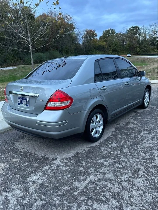 2009 Nissan Versa - Image 3 of 4