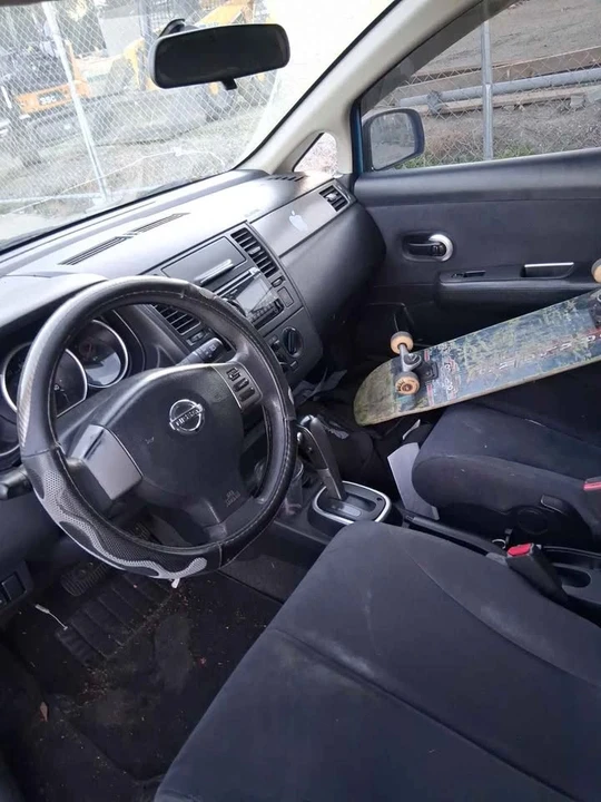 2009 Nissan Versa - Image 3 of 7