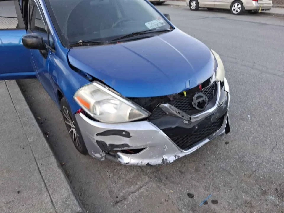 2009 Nissan Versa - Image 2 of 7
