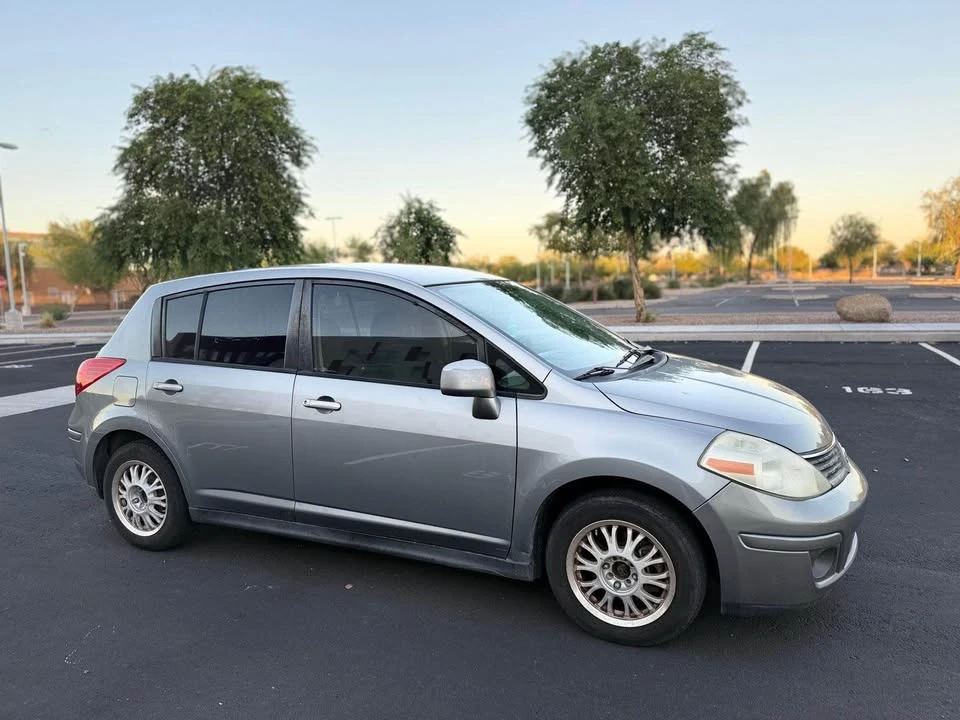 2009 Nissan Versa - Image 2 of 7
