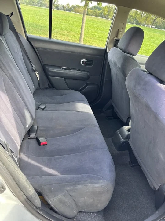 2009 Nissan Versa - Image 14 of 17