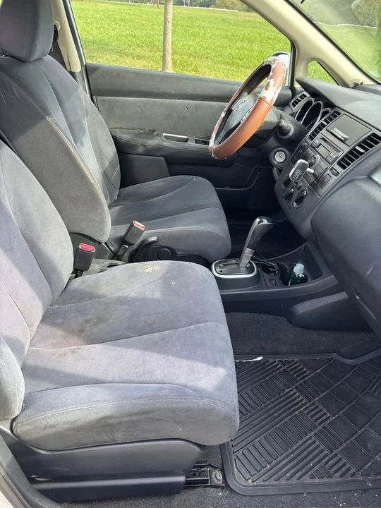 2009 Nissan Versa - Image 16 of 17