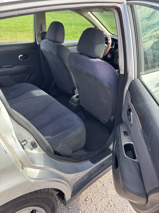2009 Nissan Versa - Image 13 of 17