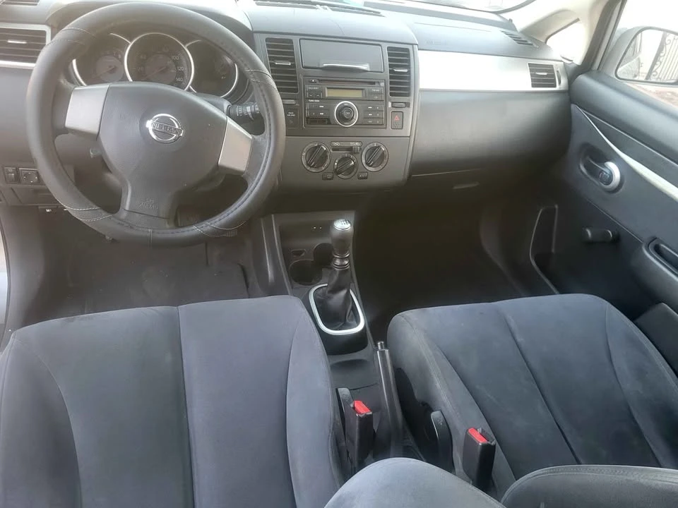 2009 Nissan Versa - Image 5 of 8