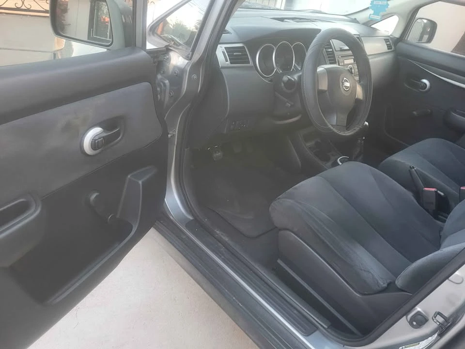 2009 Nissan Versa - Image 3 of 8