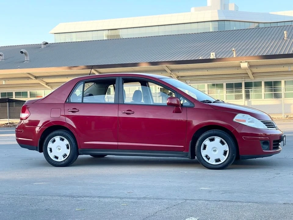 2009 Nissan Versa - Image 4 of 8