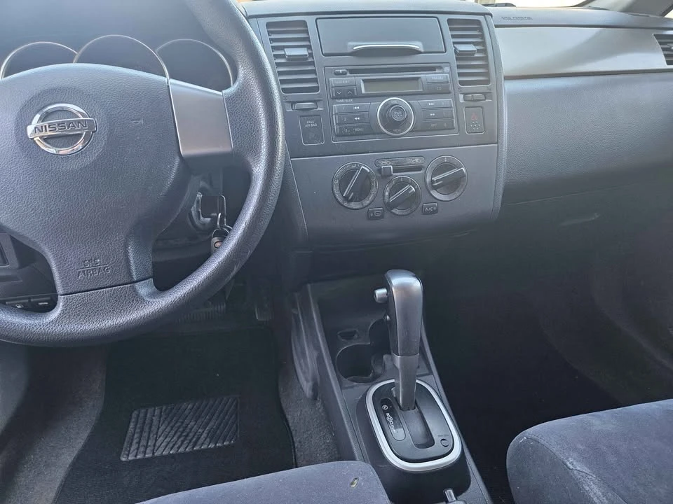 2009 Nissan Versa - Image 12 of 16