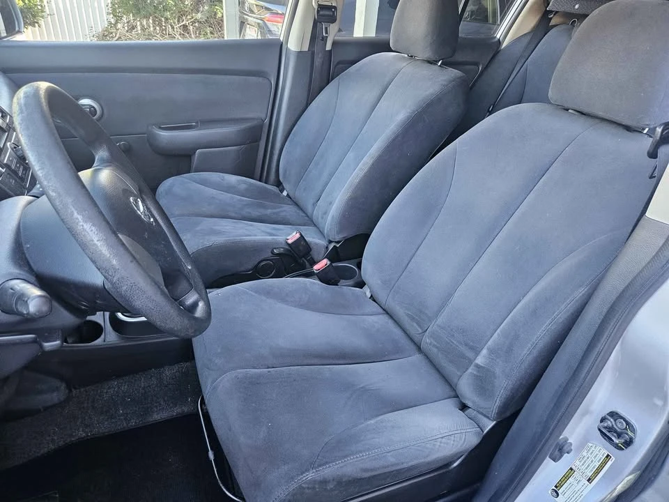 2009 Nissan Versa - Image 10 of 16