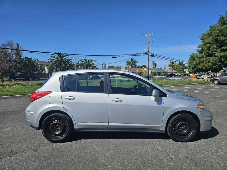 2009 Nissan Versa - Image 5 of 16