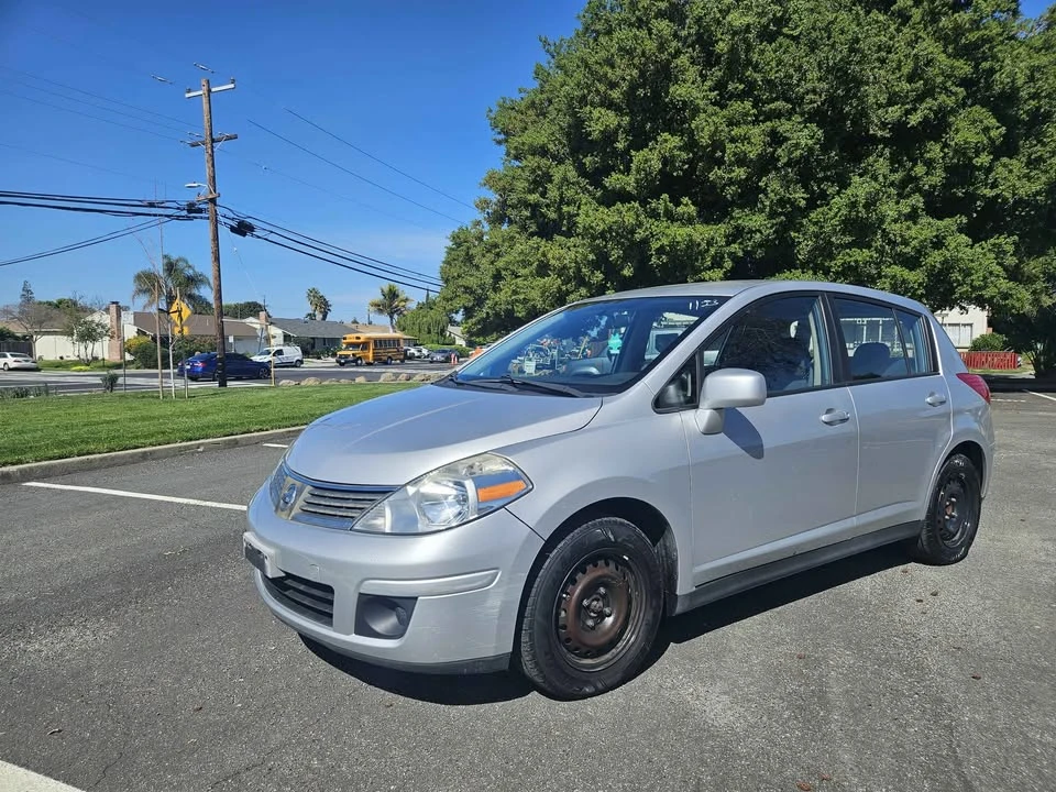 2009 Nissan Versa - Image 2 of 16
