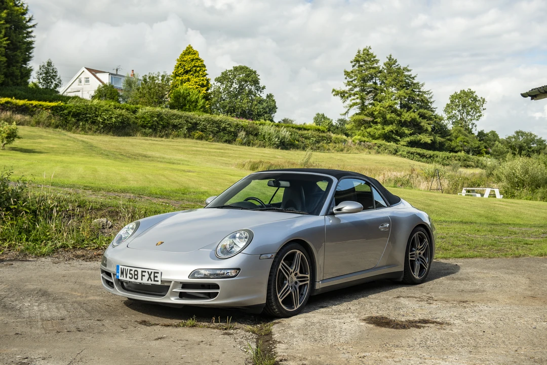 2009 Porsche 997 Carrera 4 - Image 12 of 31