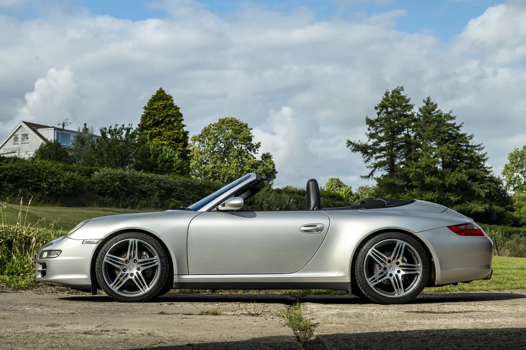 2009 Porsche 997 Carrera 4 - Image 13 of 31