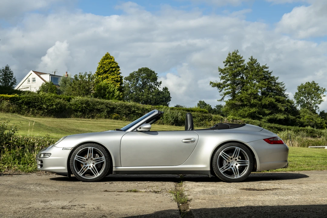 2009 Porsche 997 Carrera 4 - Image 5 of 31