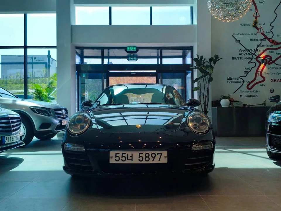 2009 Porsche 911 - Image 11 of 20