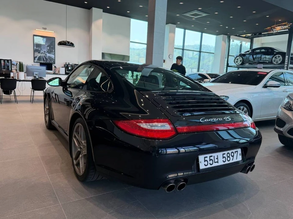 2009 Porsche 911 - Image 7 of 20
