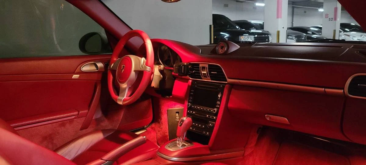 2009 Porsche 911 - Image 6 of 8