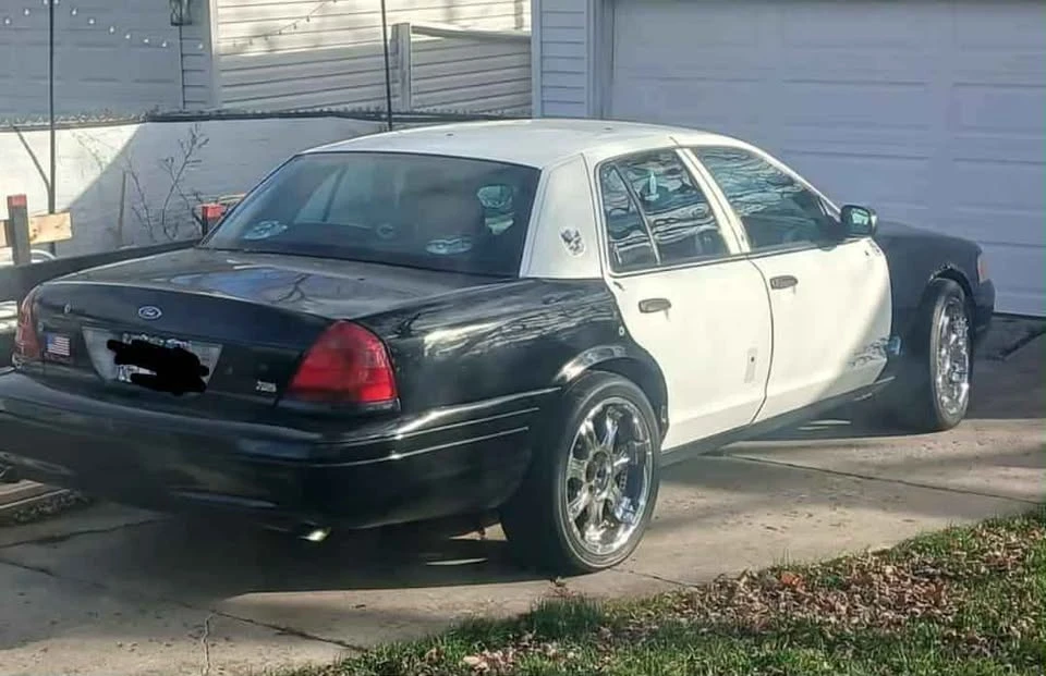 2009 Ford Crown Victoria - Image 2 of 4
