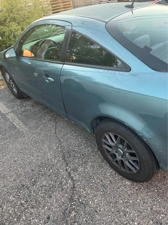 2009 Pontiac G5 - Image 2 of 6