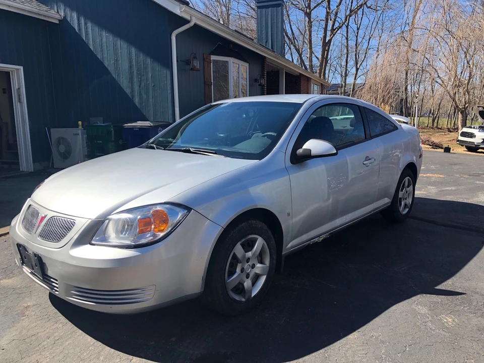 2009 Pontiac G5 - Image 2 of 10