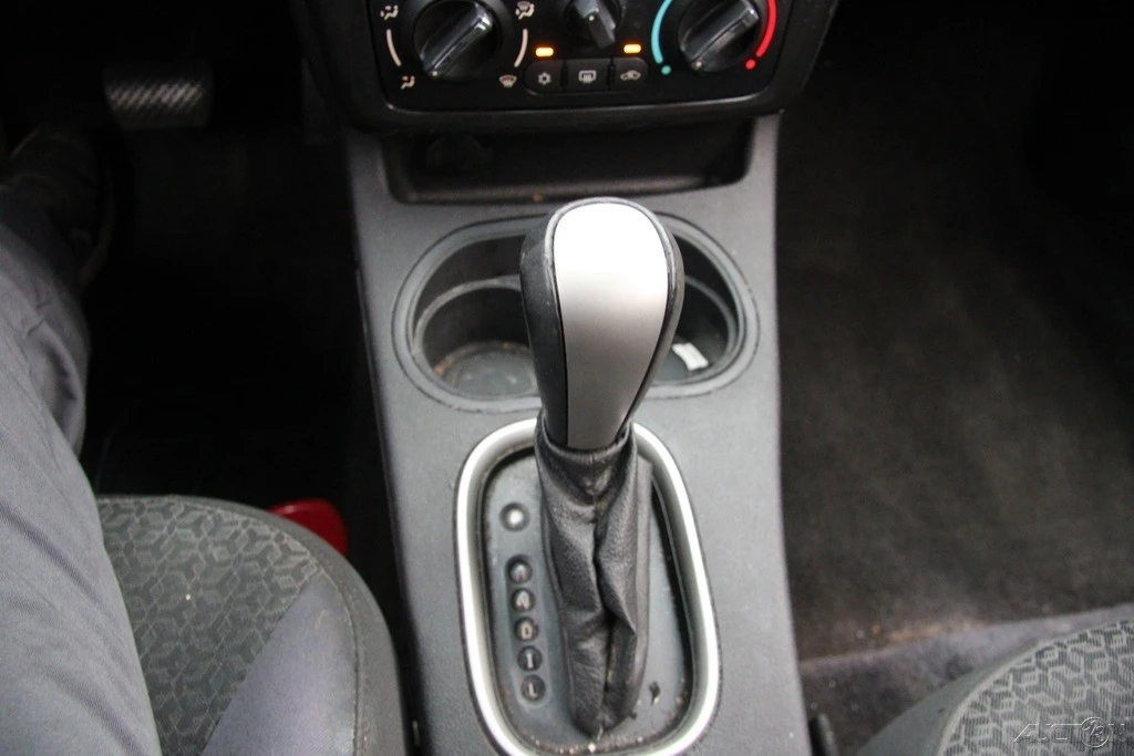 2009 Pontiac G5 - Image 16 of 21