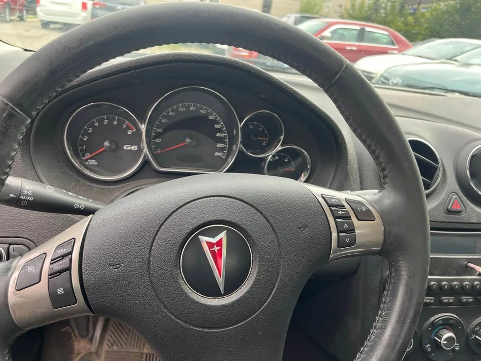 2009 Pontiac G6 - Image 7 of 7