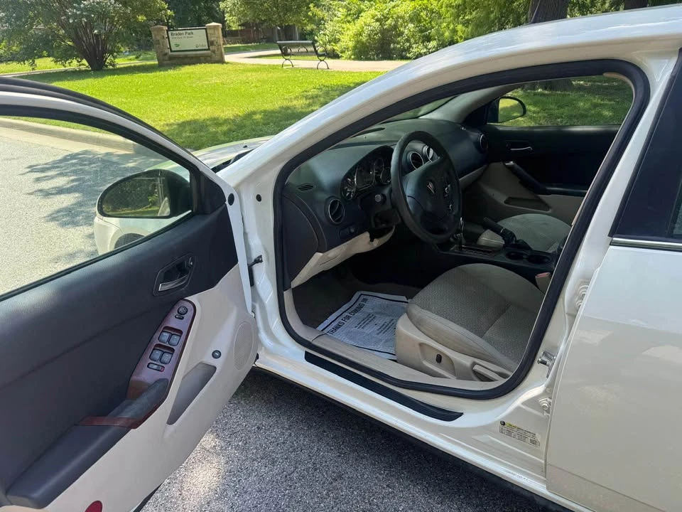 2009 Pontiac G6 - Image 7 of 13