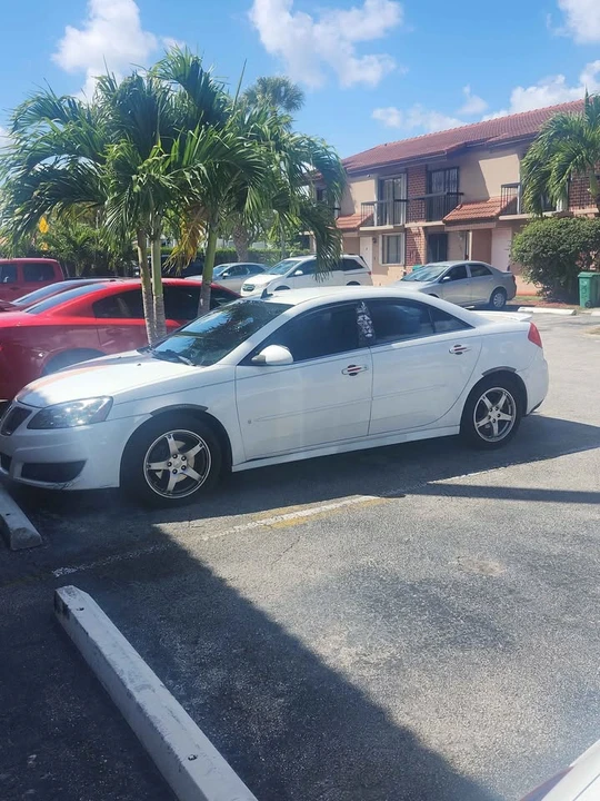 2009 Pontiac G6 - Image 2 of 13