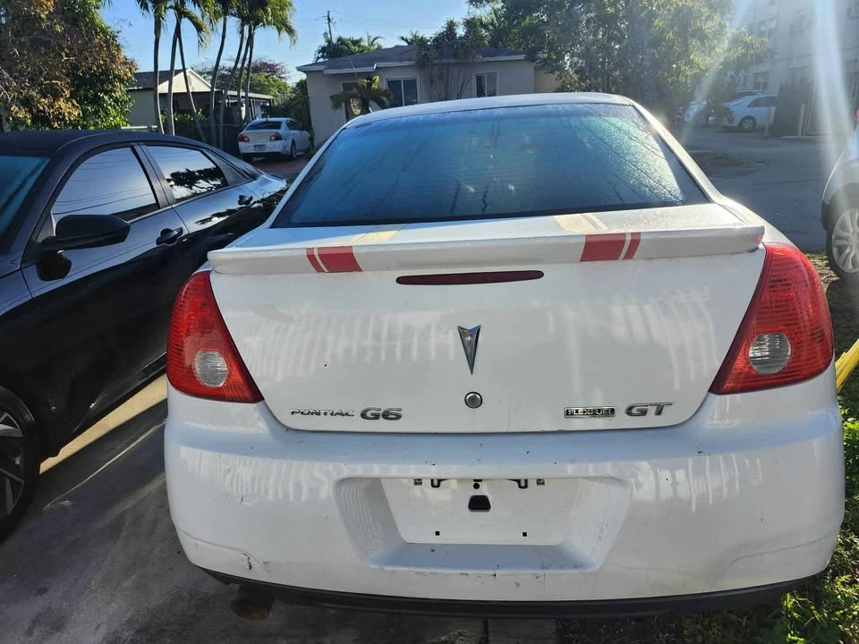 2009 Pontiac G6 - Image 10 of 13