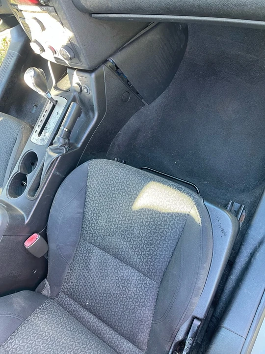 2009 Pontiac G6 - Image 12 of 19