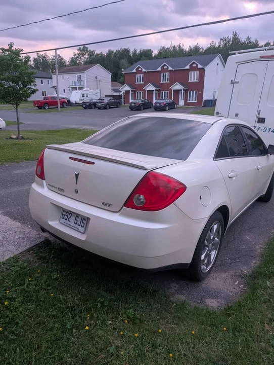 2009 Pontiac G6 - Image 3 of 12