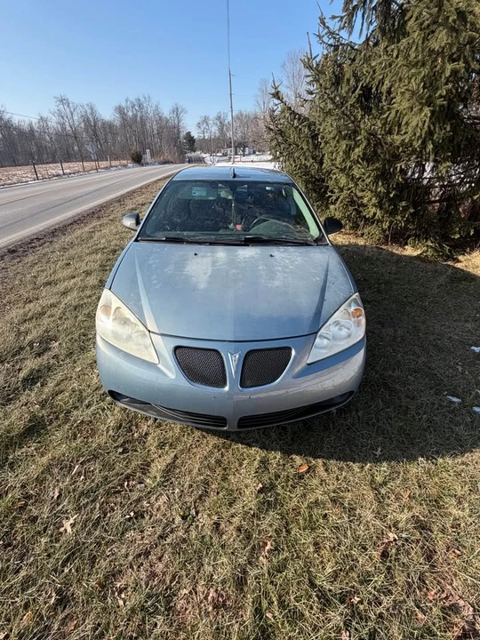 2009 Pontiac G6 - Image 2 of 4