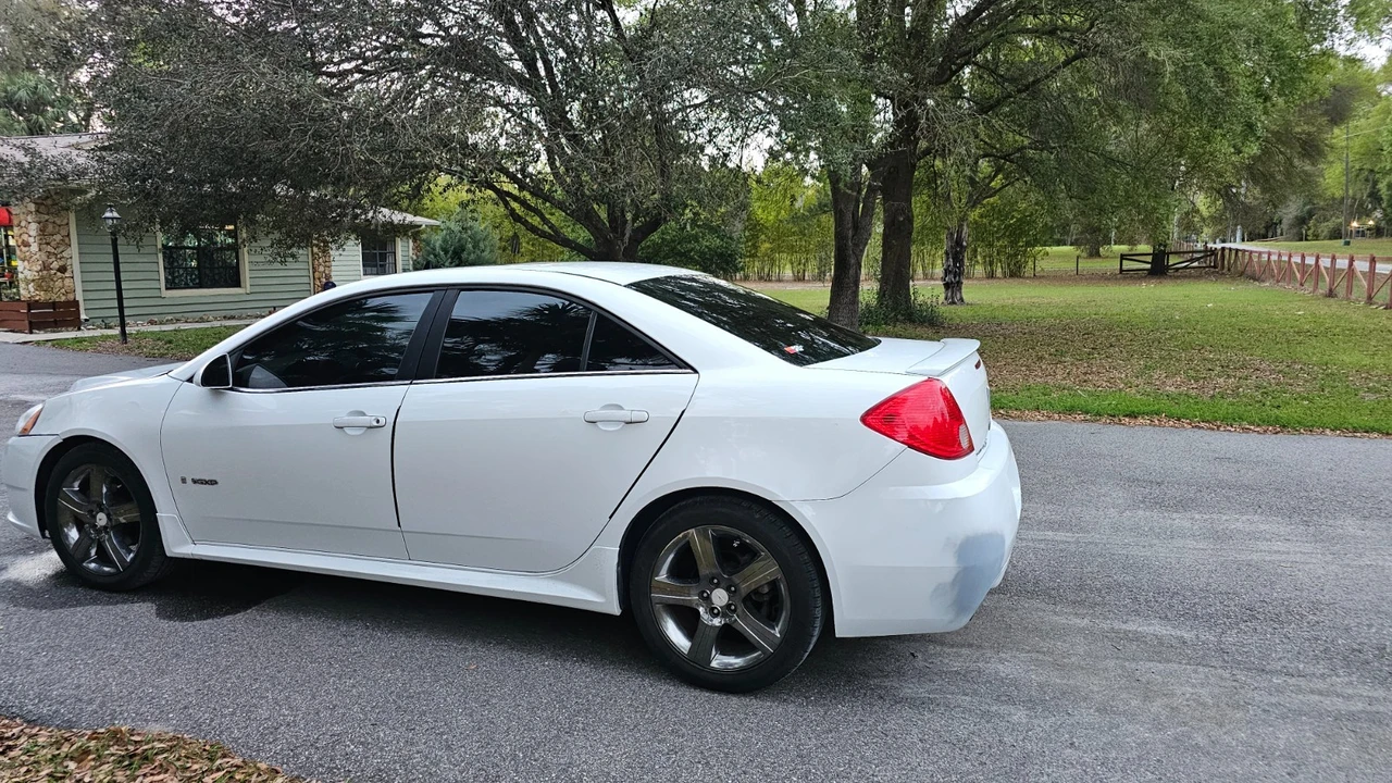 2009 Pontiac G6 - Image 2 of 20