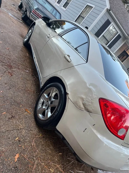 2009 Pontiac G6 - Image 6 of 6