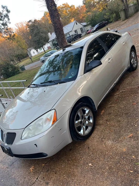 2009 Pontiac G6 - Image 2 of 6